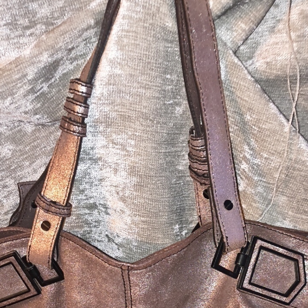 Dang Near New Joelle Hawkens Metallic Leather Tote! - Picture 8 of 10